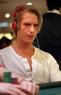 Things can change quickly in the game of poker. A great example on that is <b>...</b> - viktor_blom_12